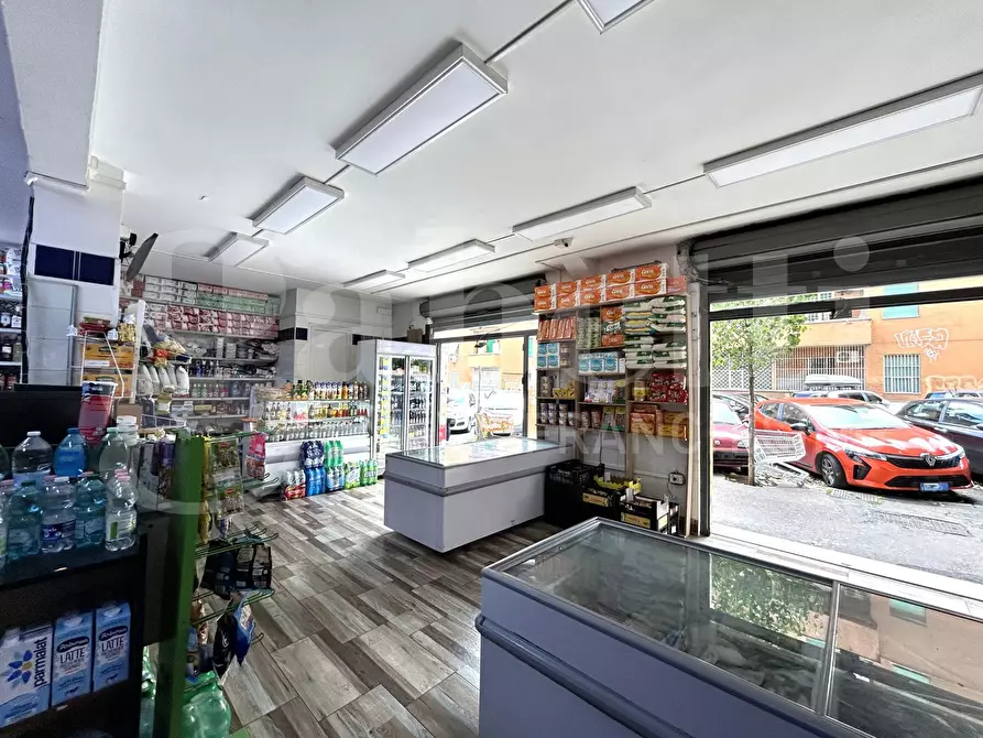 Immagine 14 di Attività commerciale in vendita  in Via Fonte Buono, 13/15 a Roma