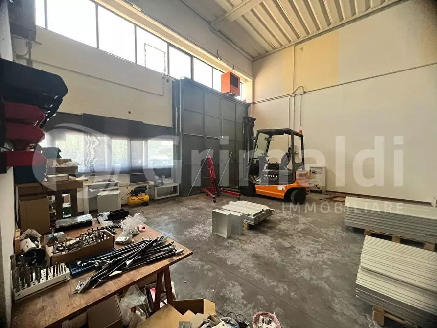 Immagine 5 di Capannone industriale in affitto  in Via Verretti a Corciano