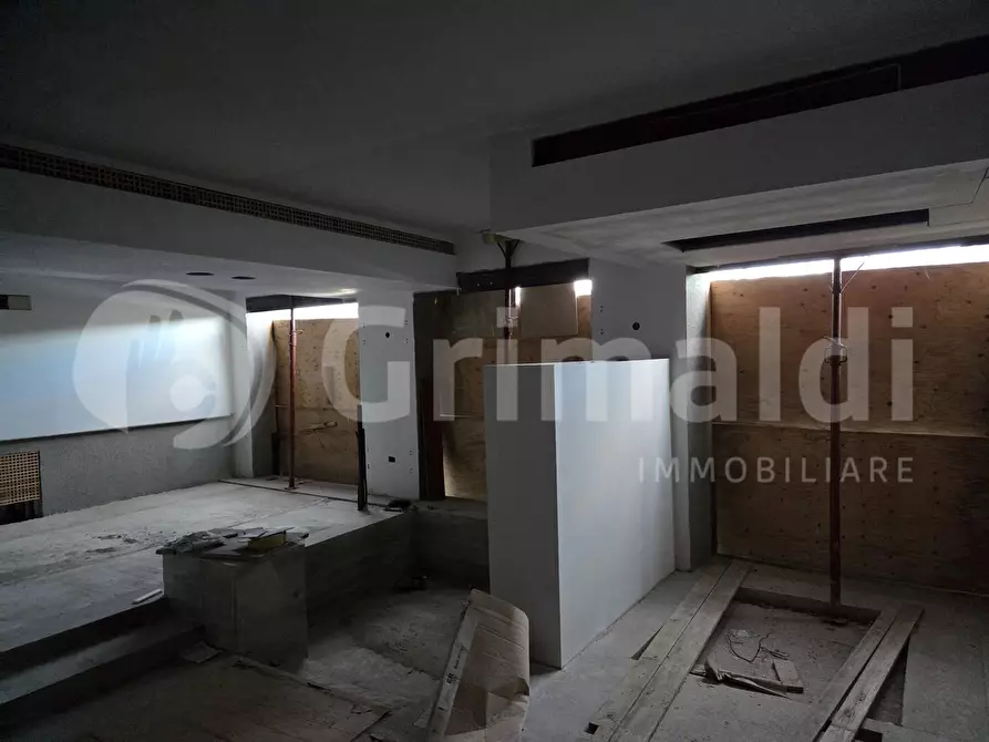 Immagine 8 di Negozio in affitto  in Via Lago Grande Ganzirri a Messina