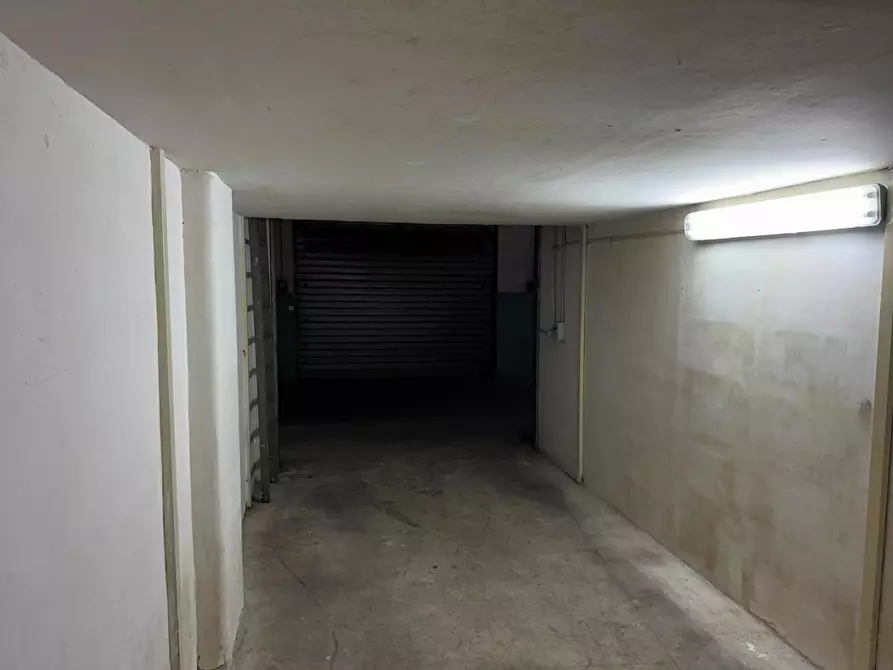 Immagine 13 di Box auto in vendita  in Via San Giorgio Vecchio, 105 a San Giorgio A Cremano