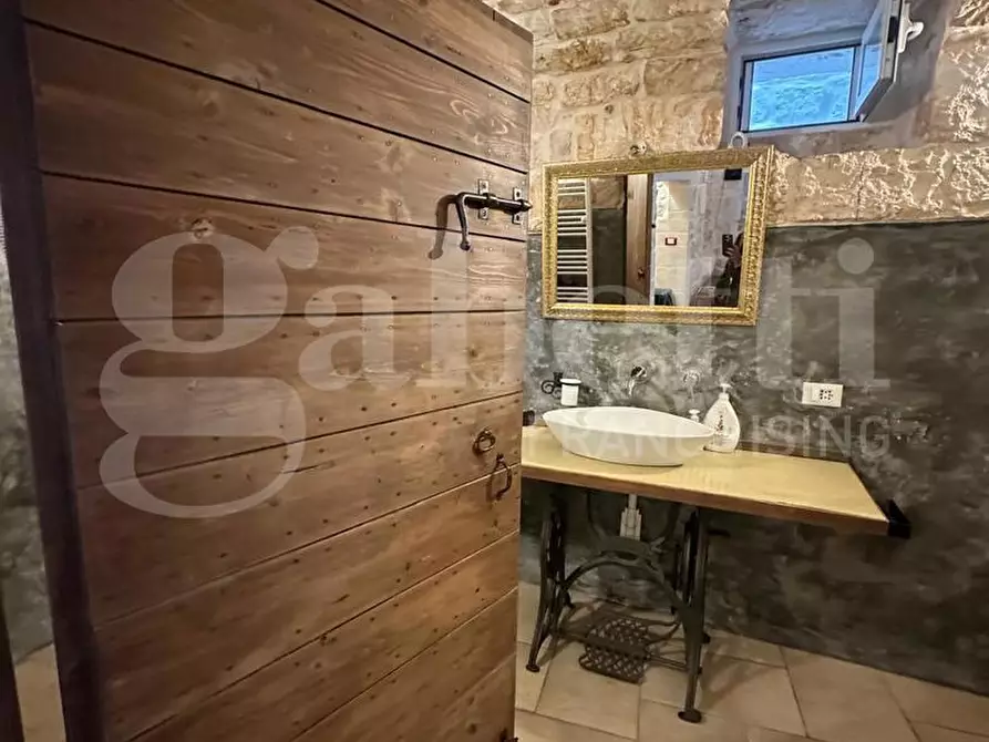 Immagine 17 di Casa indipendente in vendita  in Via Guiscardi a Ostuni