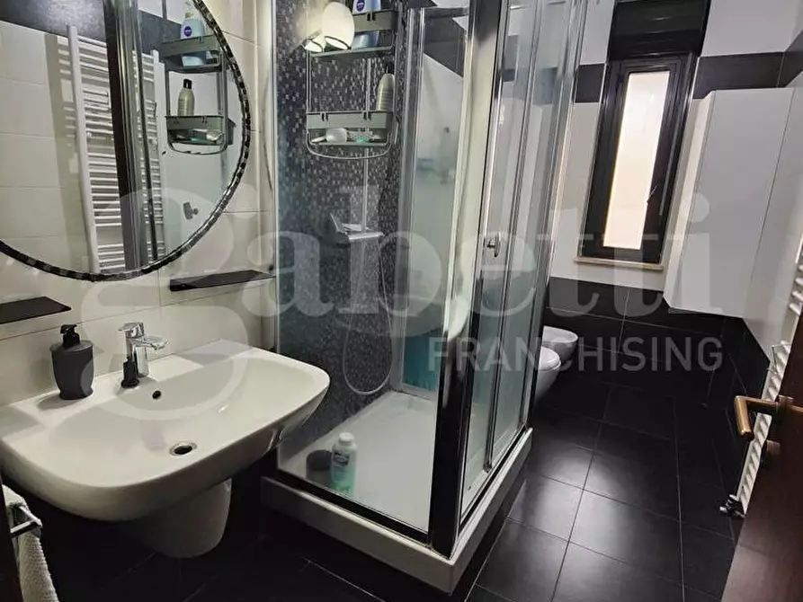 Immagine 13 di Appartamento in vendita  in Piazza G.B.TEDESCO, 23 a Taranto