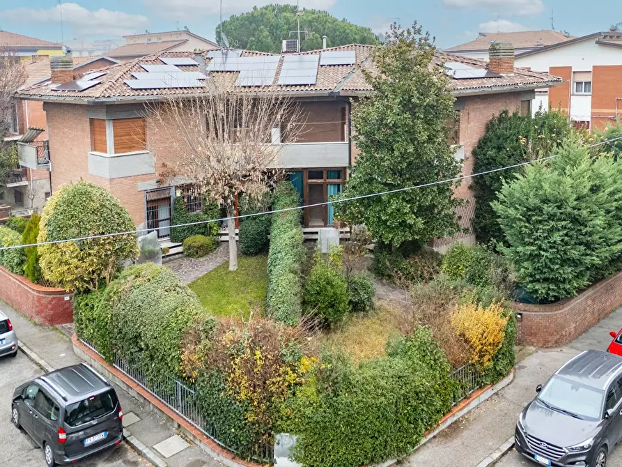 Immagine 2 di Casa bifamiliare in vendita  in Via Reggio Emilia, 35 a San Lazzaro Di Savena