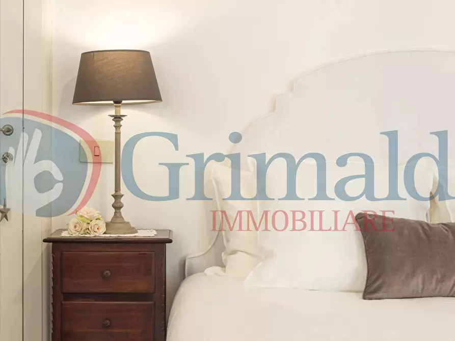 Immagine 14 di Palazzo in vendita  in Via BEATRICE a Massa