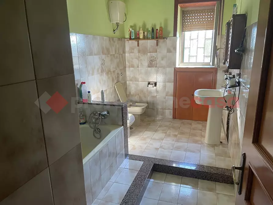 Immagine 14 di Villa in vendita  in Via Miceli III trav., snc a Vitulazio