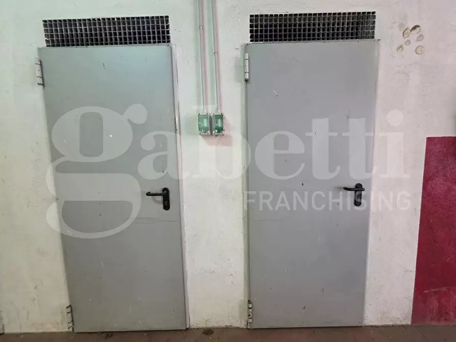 Immagine 3 di Box auto in vendita  in Via Antonio Sogliano, 135 a Roma