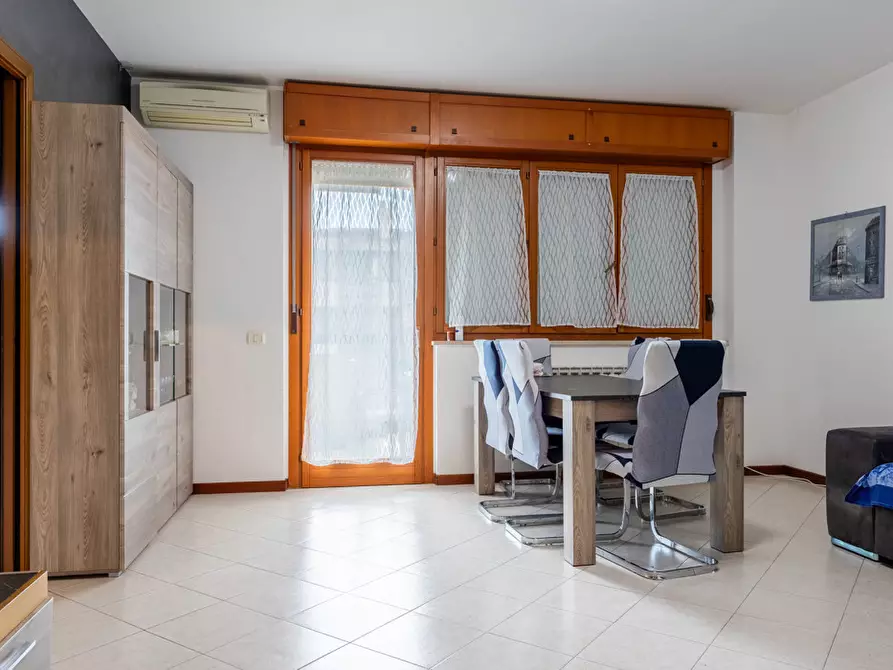 Immagine 1 di Appartamento in vendita  in Via Pia Nalli a Roma