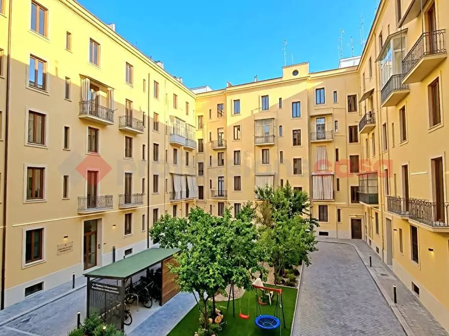 Immagine 13 di Appartamento in vendita  in Via DEI MILLE a Bari