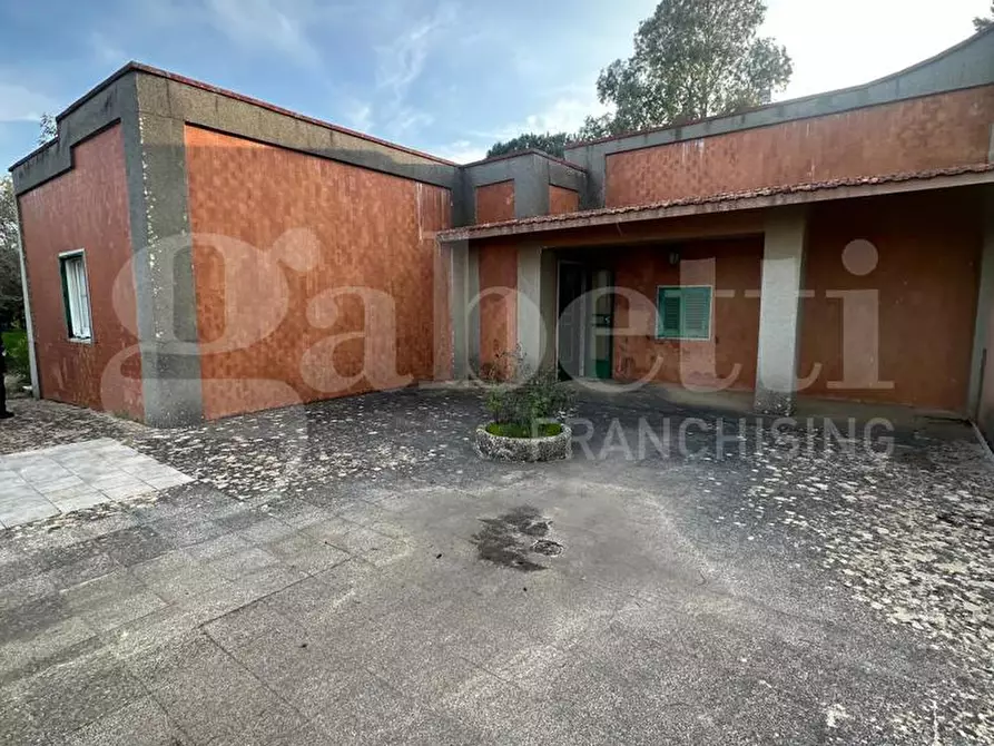 Immagine 1 di Villa in vendita  in Contrada Fiorentino, sn a Ostuni