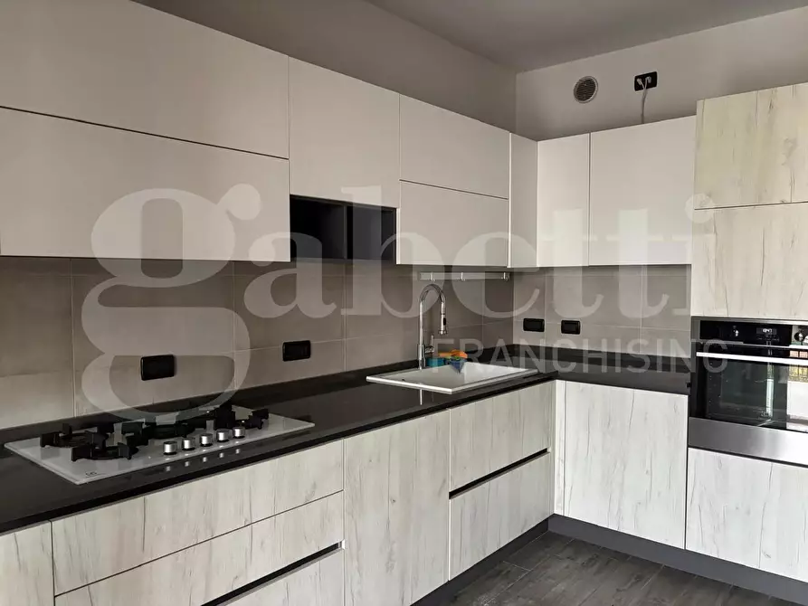 Immagine 6 di Appartamento in affitto  in Via Volturno, . a Venezia