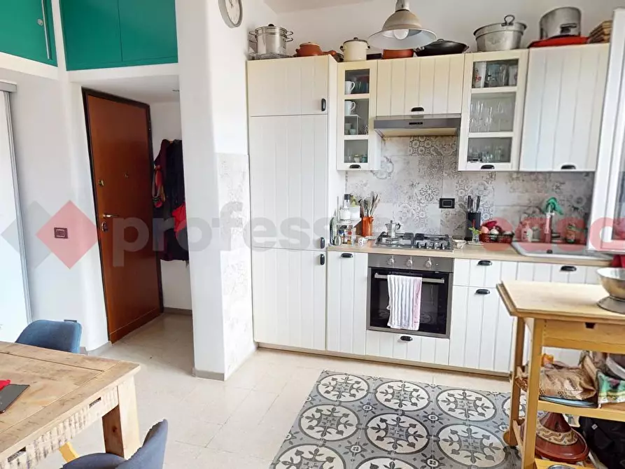 Immagine 8 di Appartamento in vendita  in Via dei Rezzonico a Roma