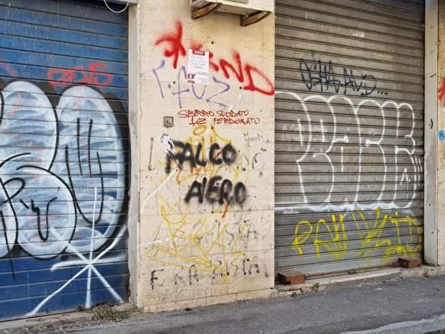 Immagine 3 di Negozio in vendita  in Piazza Carlo Alberto, 78 a Catania