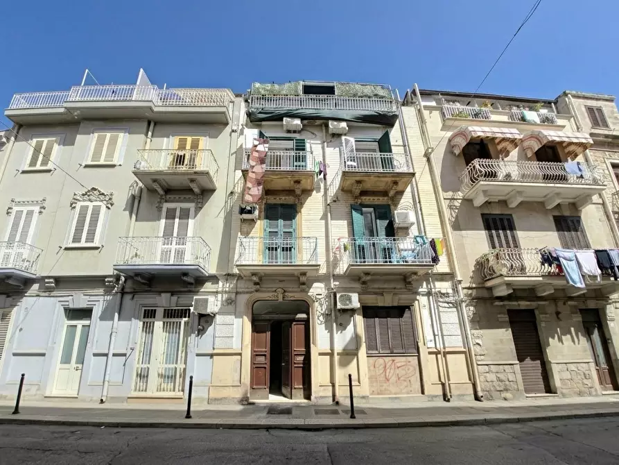 Immagine 1 di Appartamento in vendita  in Via CASTROMEDIANO, 58 a Bari