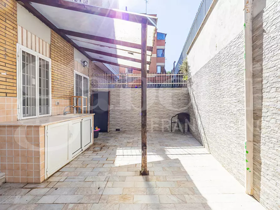 Immagine 32 di Appartamento in vendita  in Via dei Bruno, 69 a Roma