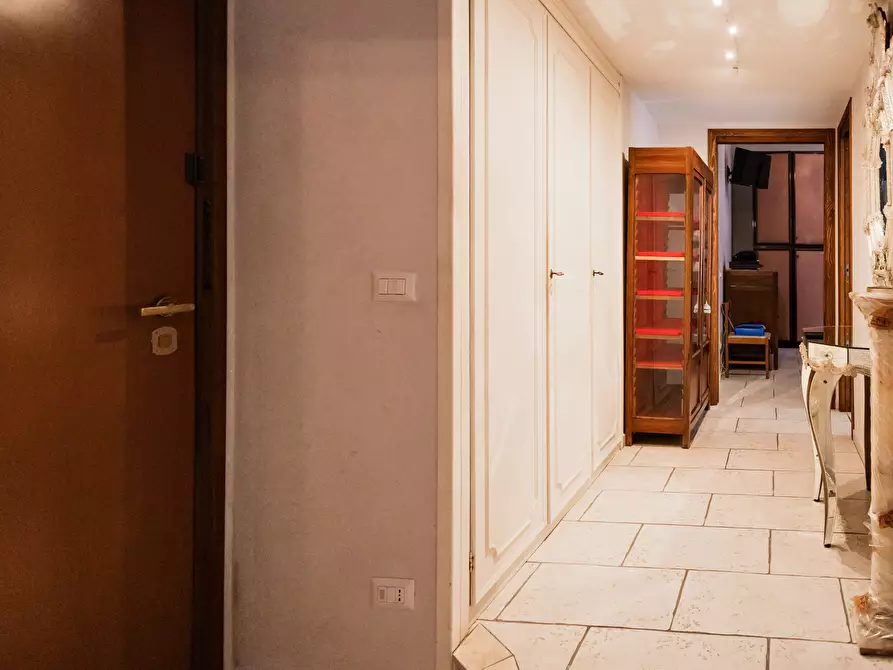 Immagine 35 di Appartamento in vendita  in Via Della Pisana a Roma