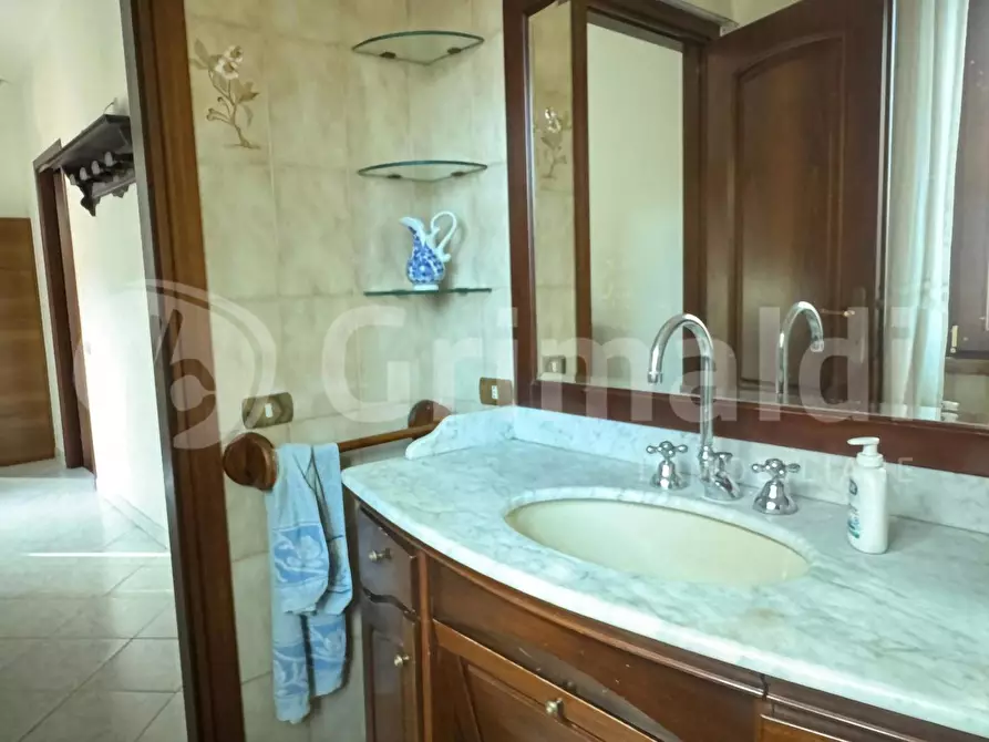 Immagine 20 di Appartamento in vendita  in Via Dei Rangoni, 56 a Roma