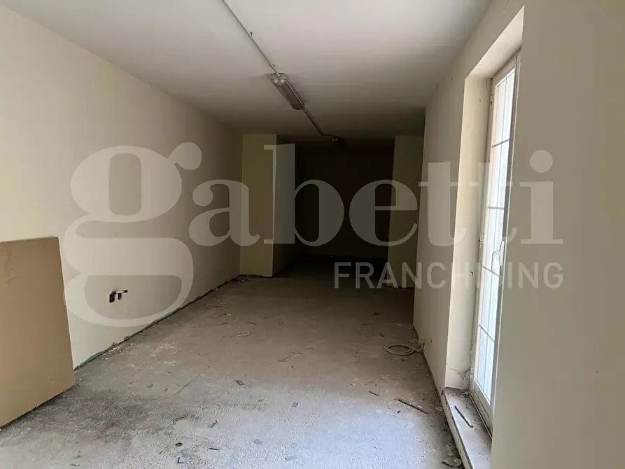 Immagine 7 di Magazzino in vendita  in Via MONSIGNOR OLINDO RUGGIERI, 34 a Martina Franca