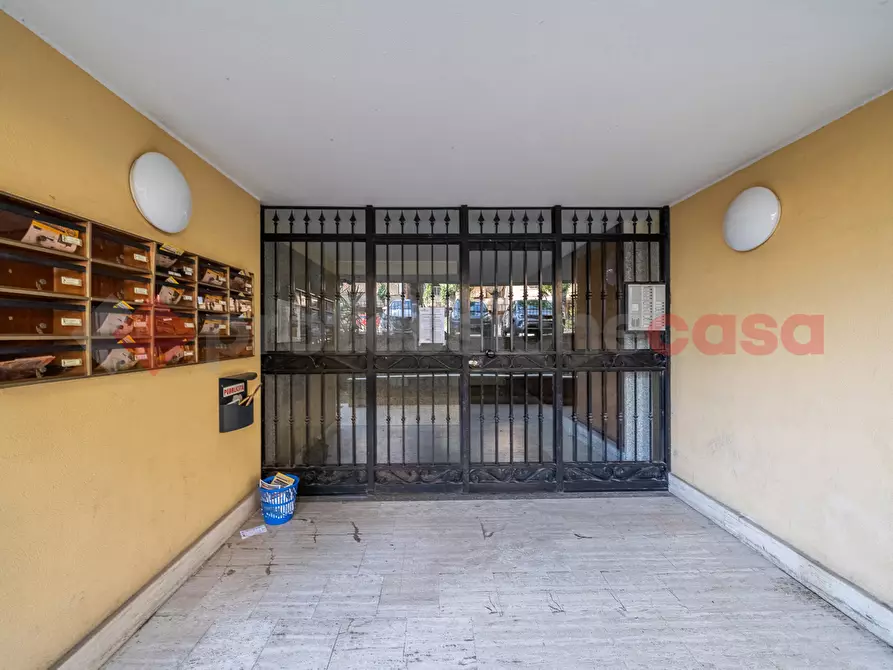 Immagine 3 di Appartamento in vendita  in Via Rodolfo Verduzio a Roma