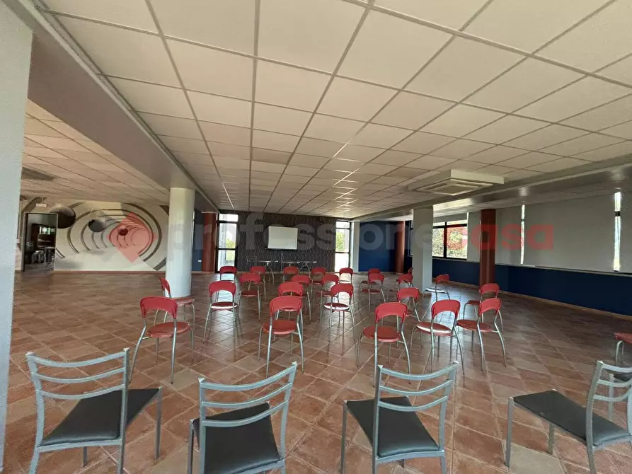 Immagine 7 di Negozio in affitto  in Via Anticolana, 2 a Anagni