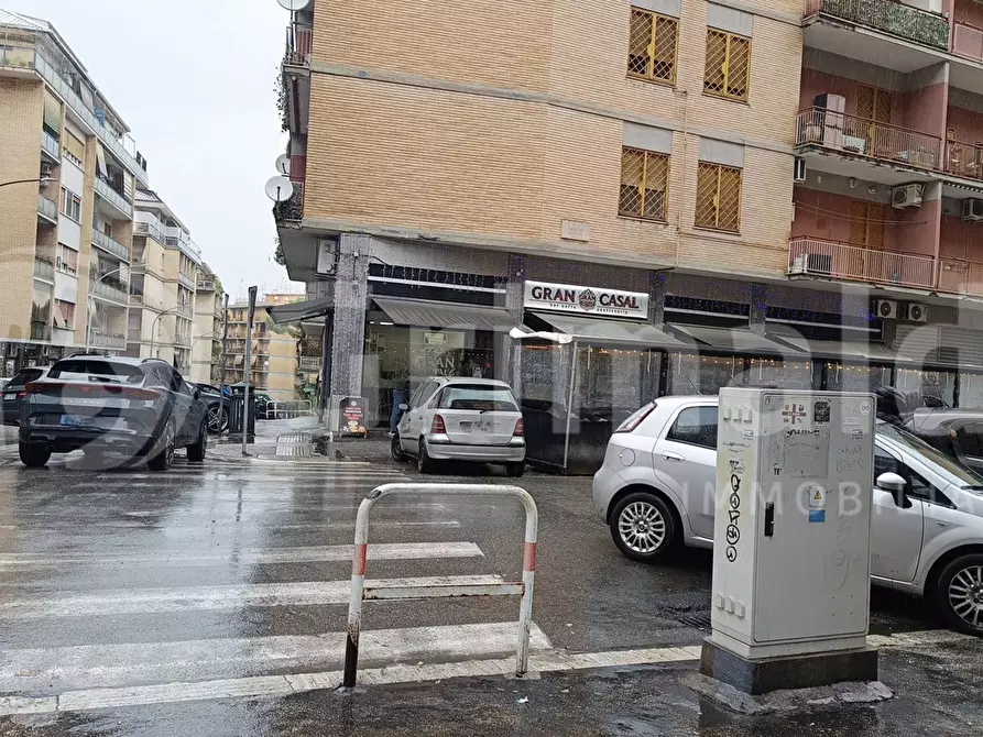 Immagine 10 di Negozio in vendita  in Via Giuseppe Donati a Roma