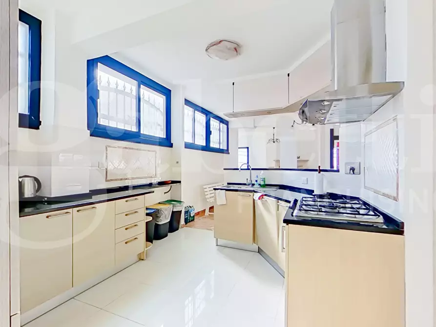 Immagine 32 di Villa in vendita  in Via dei cavalli marini VISTA MARE, 108 a Ardea