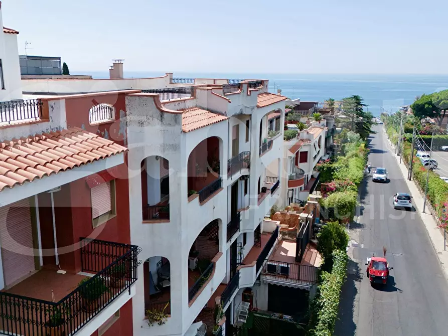 Immagine 4 di Appartamento in vendita  in Via Mollica, 51 a Aci Castello