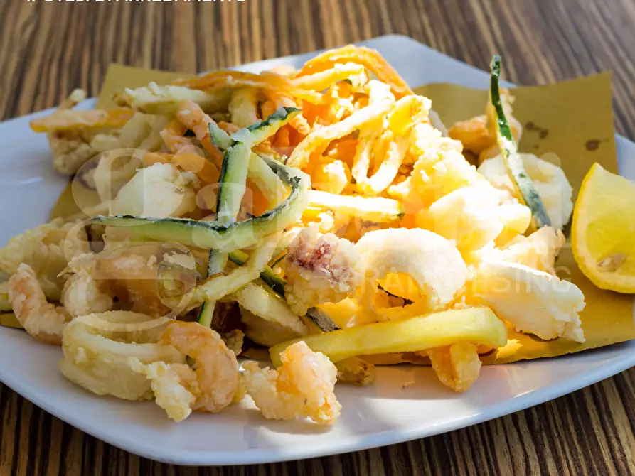 Immagine 5 di Bar / Ristorante in vendita  in Via CHIOGGIA - FONDAMENTA SAN DOMENICO, 00 a Chioggia