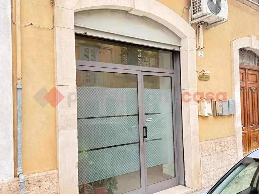 Immagine 1 di Negozio in vendita  in Via ROMA a Monopoli
