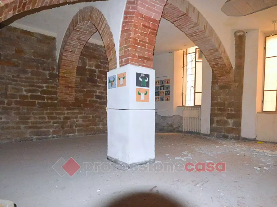 Immagine 10 di Negozio in vendita  in Via Guardabassi a Perugia