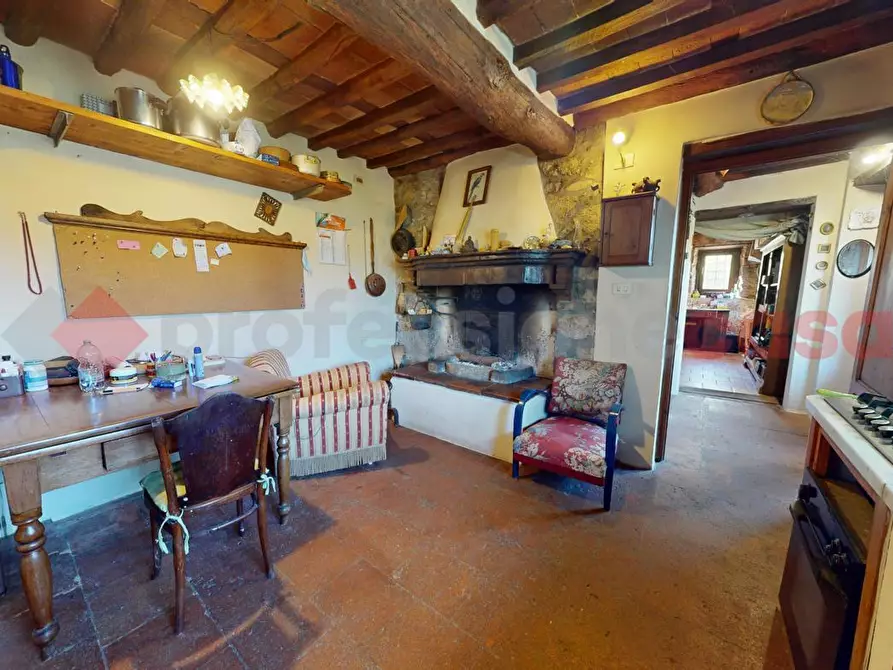 Immagine 7 di Rustico / casale in vendita  in LocalitÃ  castello, 9 a Borgo A Mozzano