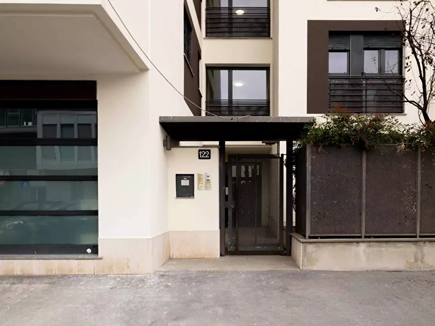 Immagine 3 di Box auto in vendita  in Via Savona, 122 a Milano