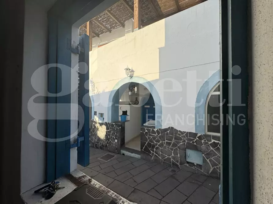 Immagine 9 di Appartamento in vendita  in Via Roma-Stromboli, snc a Lipari