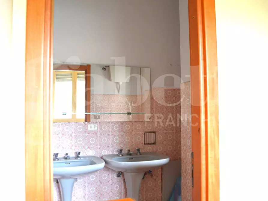 Immagine 12 di Ufficio in affitto  in Via Palma di Montechiaro, 212 a Ragusa