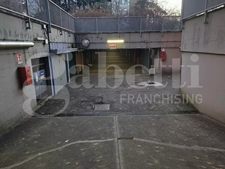 Immagine 5 di Box auto in vendita  in Via sibellius, 16 a Milano