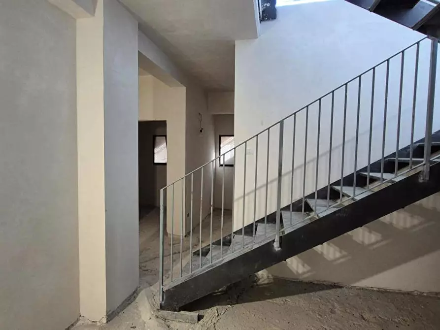 Immagine 15 di Negozio in affitto  in Via Vaglia, 7/9 a Roma