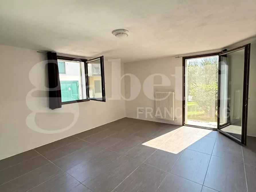 Immagine 7 di Casa bifamiliare in vendita  in Strada Perin, 10 a Vicenza