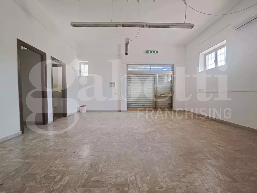 Immagine 5 di Attività commerciale in vendita  in Via delle murene, 11 a Ardea