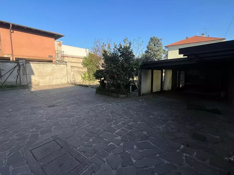Immagine 25 di Palazzo in vendita  in Via Alessandria, snc a Legnano