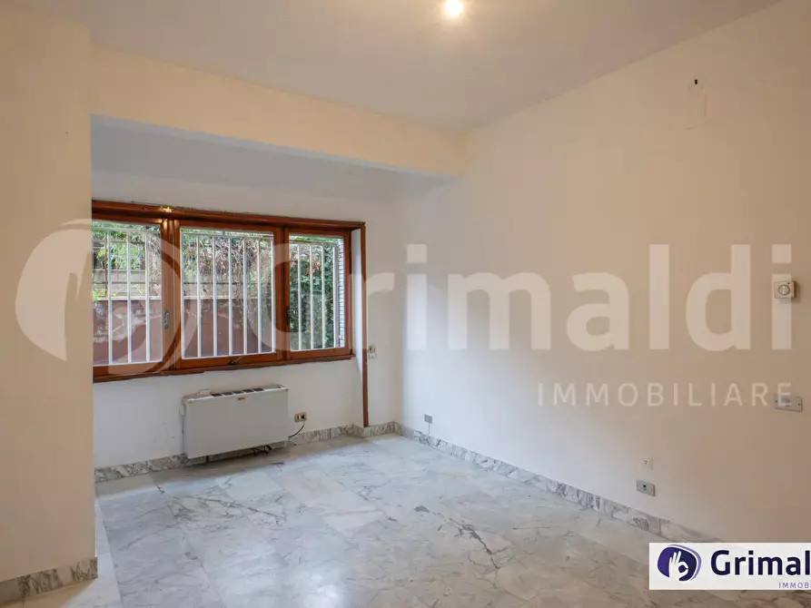 Immagine 3 di Appartamento in vendita  in Via del Serafico a Roma