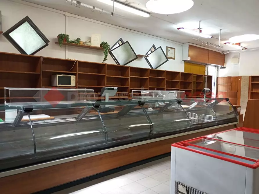 Immagine 13 di Negozio in vendita  in Via TORCICODA a Firenze