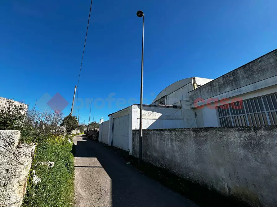 Immagine 14 di Laboratorio in vendita  in Via Pio XII a Poggiardo