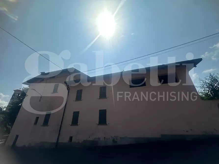 Immagine 4 di Palazzo in vendita  in Via Piave, SNC a Magreglio