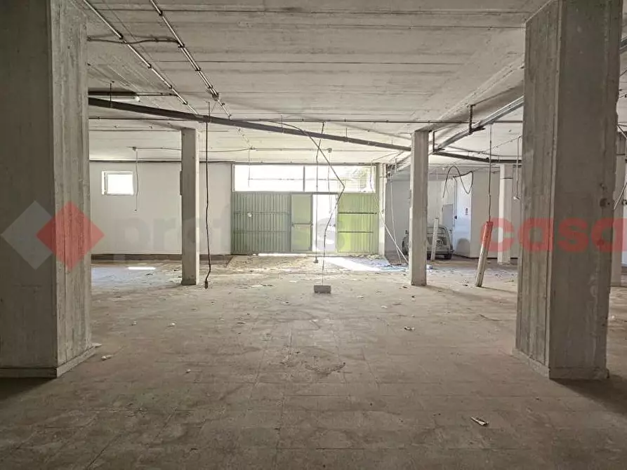 Immagine 5 di Magazzino in vendita  in Viale ALDO MORO, 00 a Monopoli