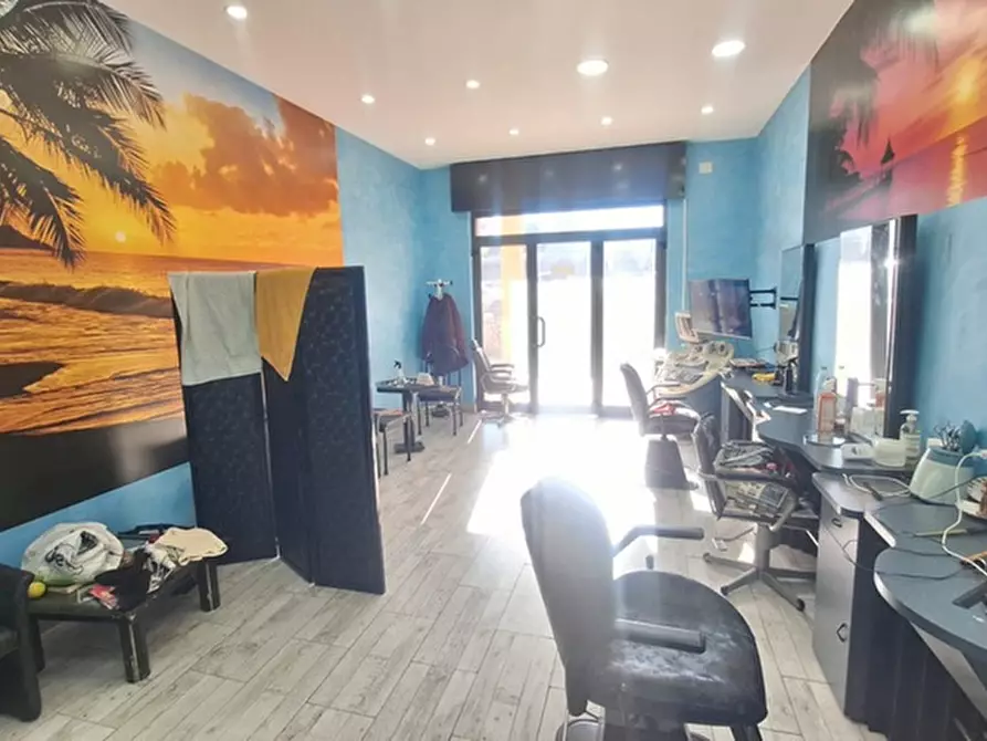 Immagine 3 di Negozio in vendita  in Via Bruno Giordano a Marano Di Napoli