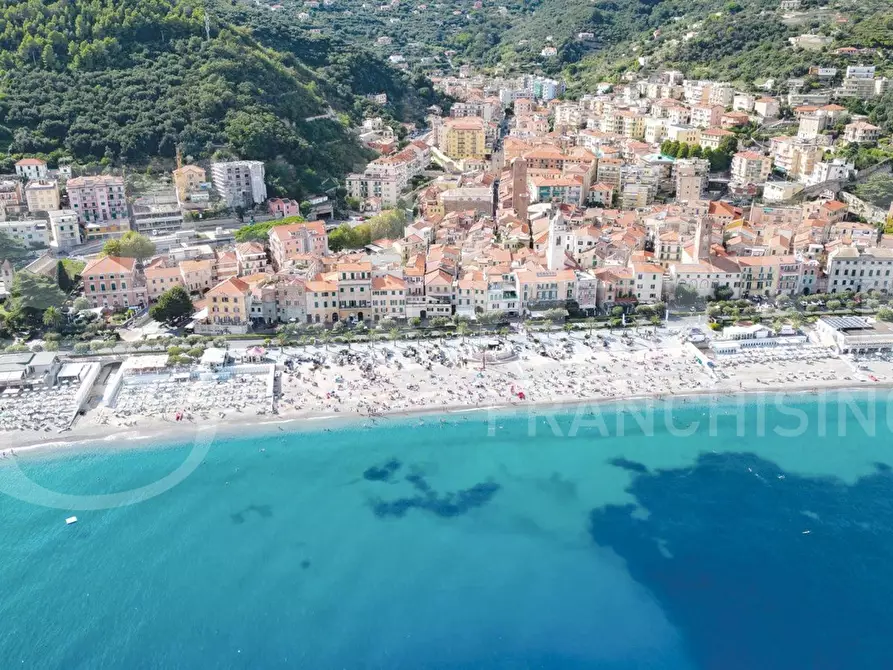 Immagine 10 di Appartamento in vendita  in Via Ugo la Malfa a Noli