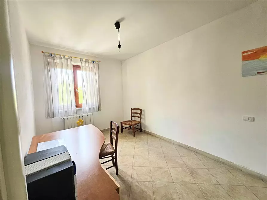 Immagine 11 di Appartamento in vendita  in Via COMPAGNI, 19 a Massa