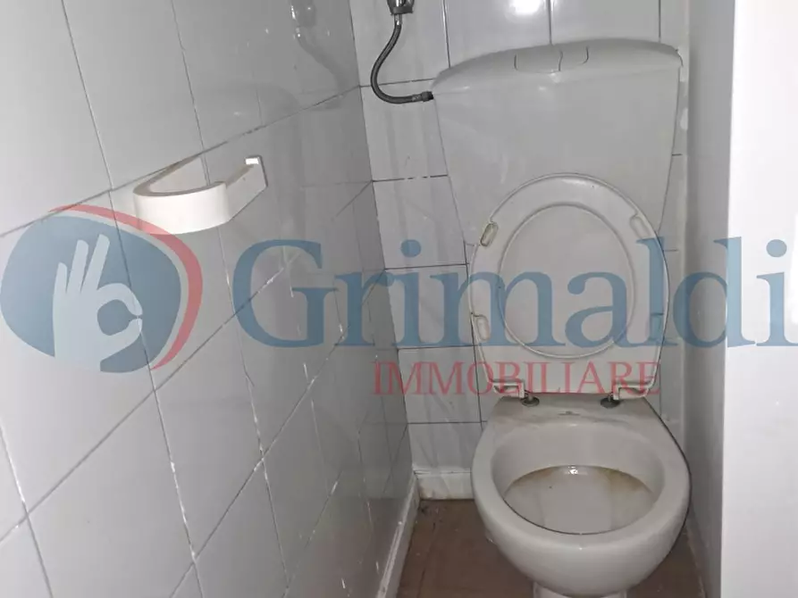 Immagine 6 di Negozio in vendita  in Via Cherubini a Livorno