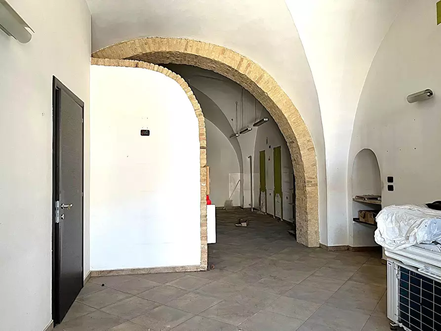 Immagine 4 di Negozio in vendita  in Via F.D'ALFONSO a San Severo