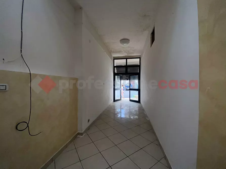Immagine 17 di Negozio in vendita  in Via Piazza, snc a Sessa Aurunca