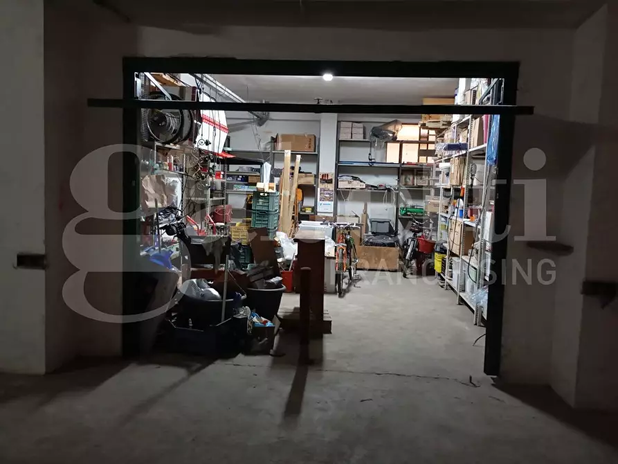 Immagine 7 di Box auto in vendita  in Via Parini, 65 a Lecce